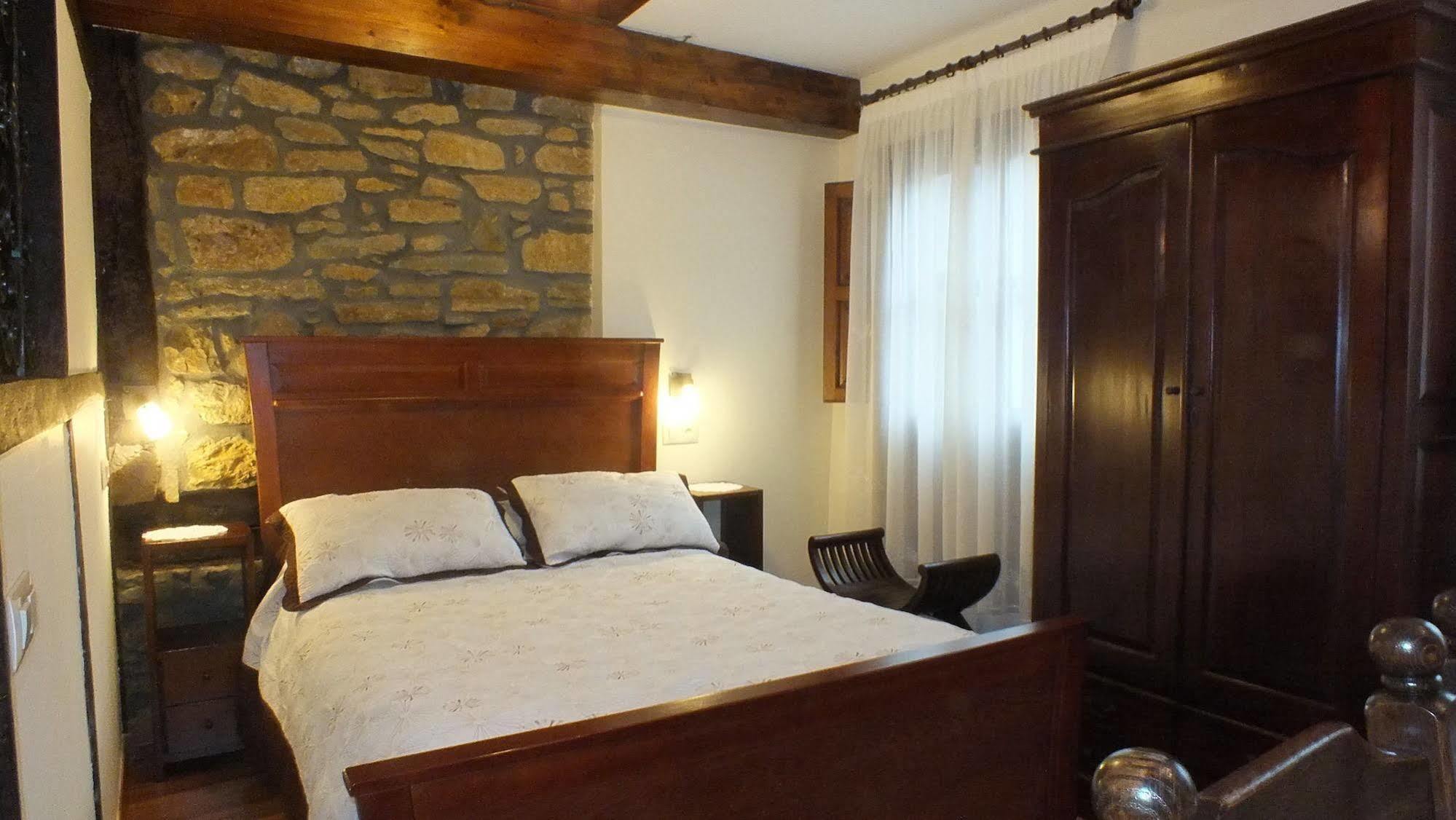 Apartamentos Legado De Santillana Santillana del Mar Exterior photo